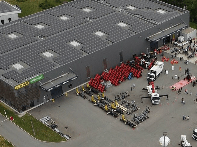 Cette entreprise partage la production de ses panneaux photovoltaïques