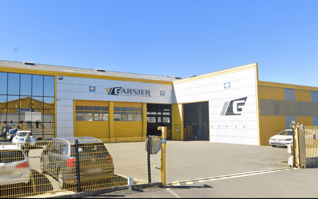 Les bennes et grues du groupe mayennais Garnier sont désormais rattachées au drômois Palfinger France