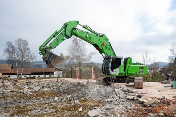 Sennebogen signe une pelle démolition avec version terrassement