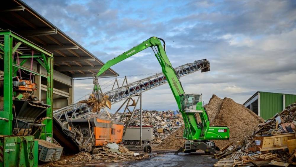 Sennebogen étoffe sa gamme de pelles de manutention de Série G